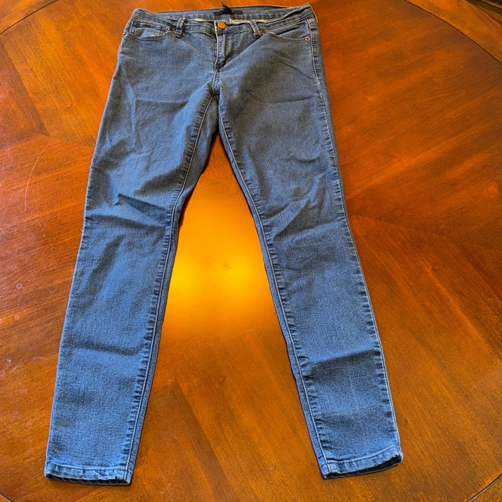 Forever 21 skinny ankle jeans size 27